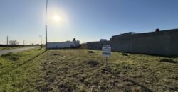 Se vende terreno en esquina y sobre pavimento en Tierra de Sueños PGSM .