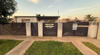 Se vende Casa con piscina en Tierra de Sueños de Puerto General San Martín.