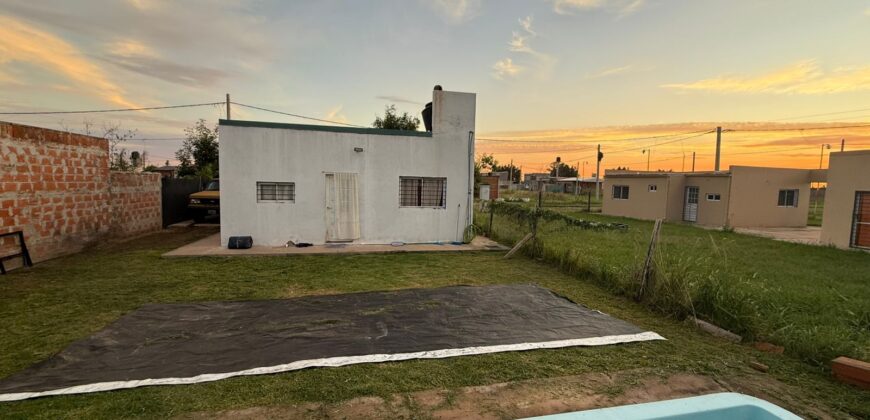 Se vende Casa con piscina en Tierra de Sueños de Puerto General San Martín.