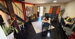 Se vende casa con piscina de dos plantas en Andino.