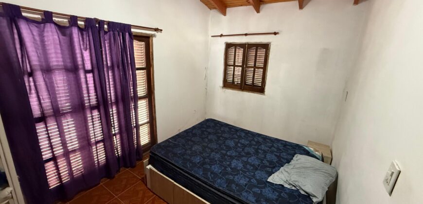 Se vende casa con piscina de dos plantas en Andino.