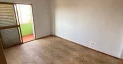 Se vende amplio departamento en pleno centro de Totoras.