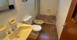 Se vende amplio departamento en pleno centro de Totoras.