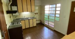 Se vende amplio departamento en pleno centro de Totoras.