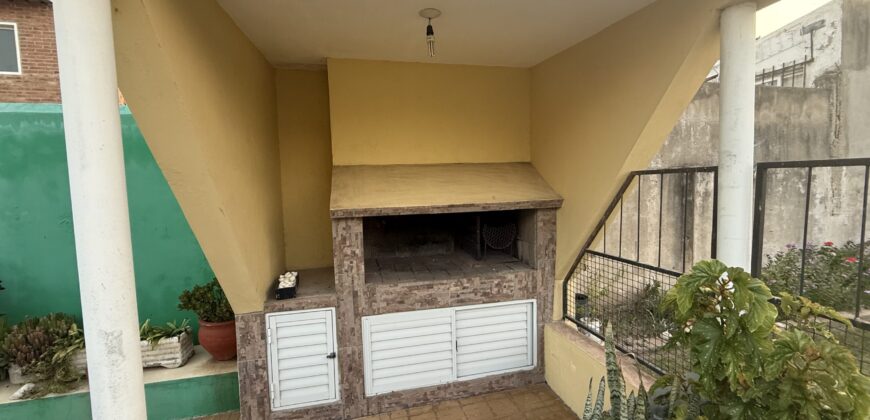  Se vende Casa en San Lorenzo.