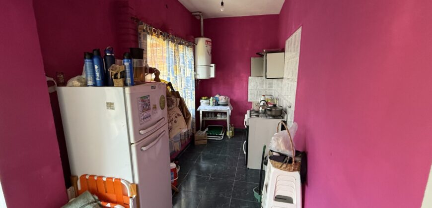 Se venden 2 Casas en un terreno en San Lorenzo.