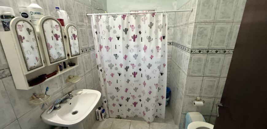 Se venden 2 Casas en un terreno en San Lorenzo.