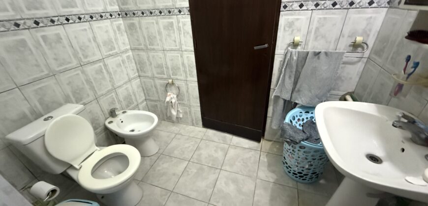 Se venden 2 Casas en un terreno en San Lorenzo.