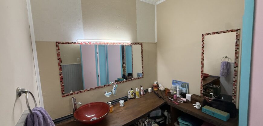 Se vende casa en Puerto General San Martín.