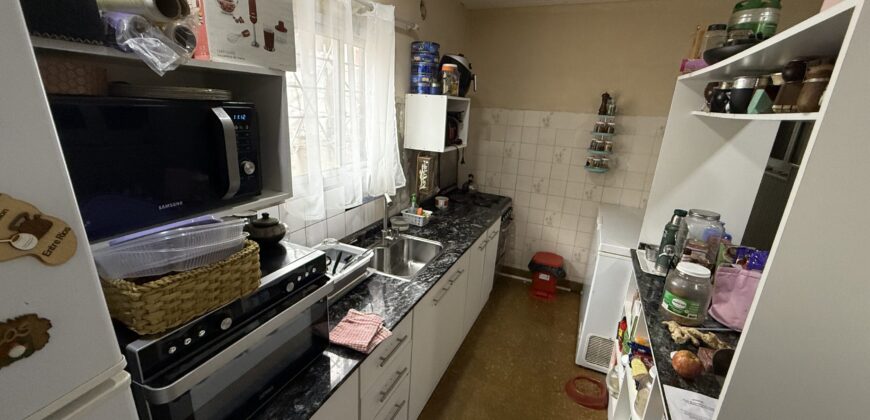 Se vende casa en Puerto General San Martín.