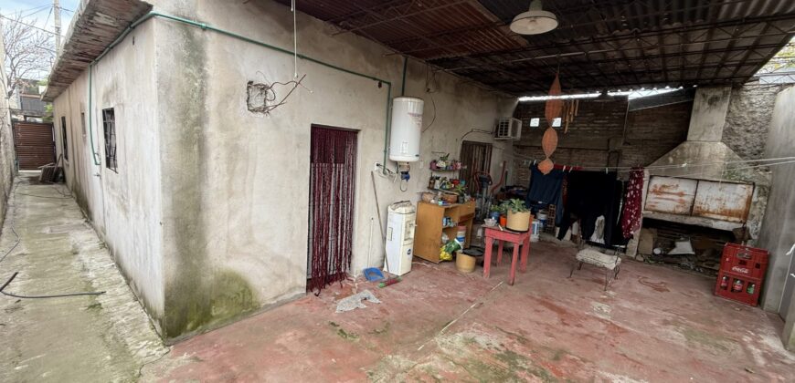 Se vende casa en Puerto General San Martín.