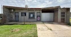 Se vende Casa con local en Tierra de Sueños de Puerto General San Martín.