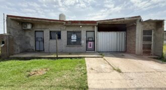 Se vende Casa con local en Tierra de Sueños de Puerto General San Martín.