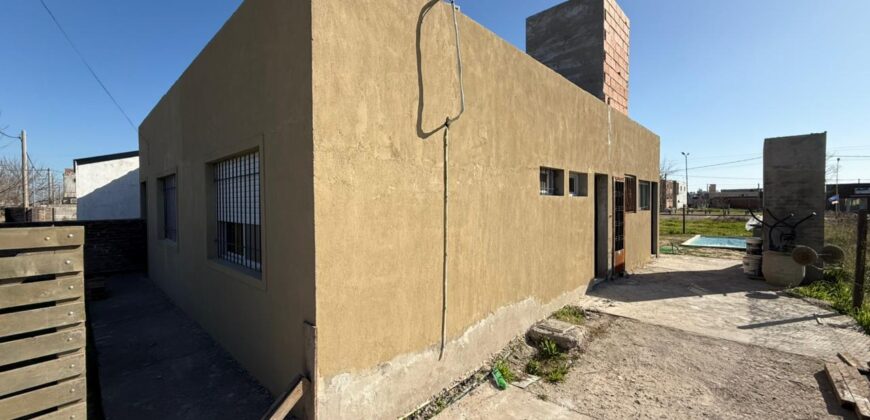 Se vende Casa con pileta en Tierra de Sueños de Puerto General San Martín.