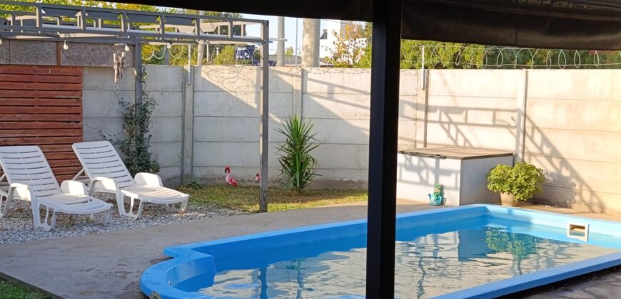 Se vende Casa o Salón de Eventos a terminar con quincho y pileta en Tierra de Sueños de Puerto General San Martín.