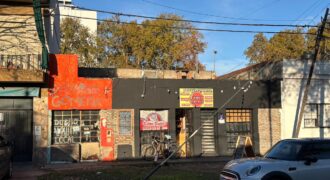 Se venden 3 locales en un lote en Rosario.