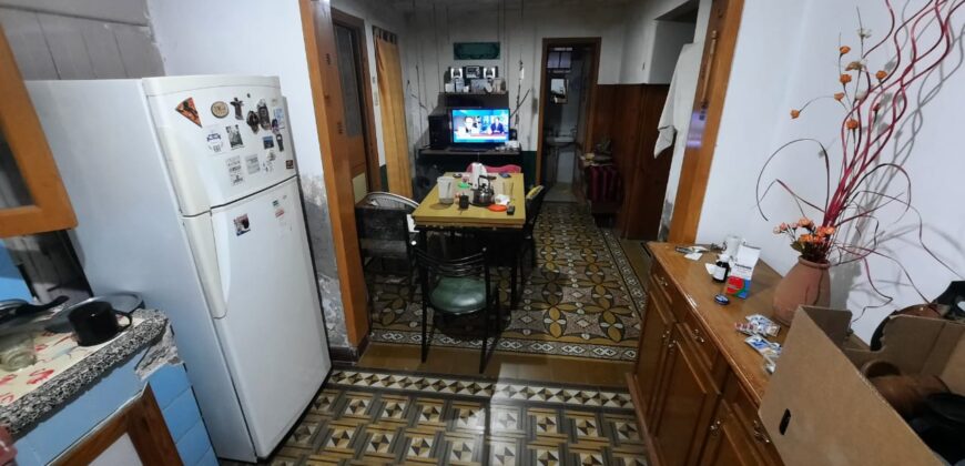 Se VENDE CASA con GALPÓN en San Lorenzo.