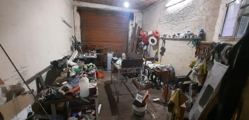 Se VENDE CASA con GALPÓN en San Lorenzo.