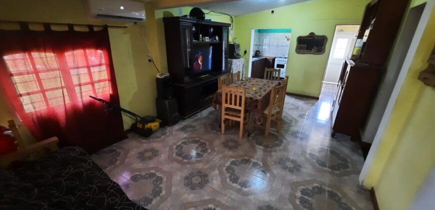 Se vende Casa en esquina en Villa La Ribera – Oliveros.