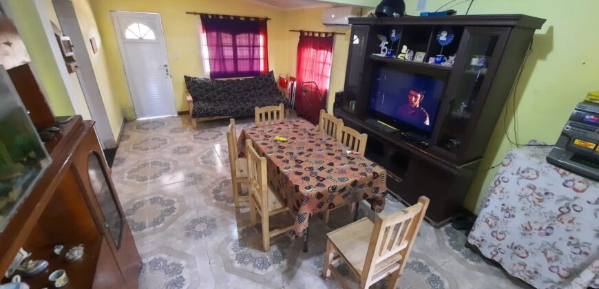 Se vende Casa en esquina en Villa La Ribera – Oliveros.