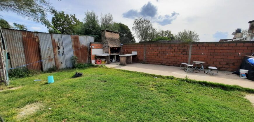 Se vende Casa en esquina en Villa La Ribera – Oliveros.