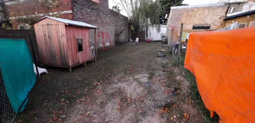 Se vende propiedad en esquina en Ricardone.