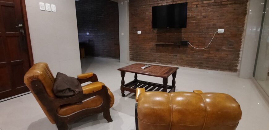 Se vende casa y/o fracción de terreno en esquina en Serodino.