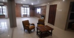 Se vende casa y/o fracción de terreno en esquina en Serodino.