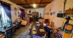 Se vende Casa en esquina a metros del Río en Andino.