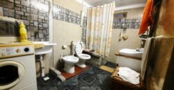 Se vende Casa en esquina a metros del Río en Andino.