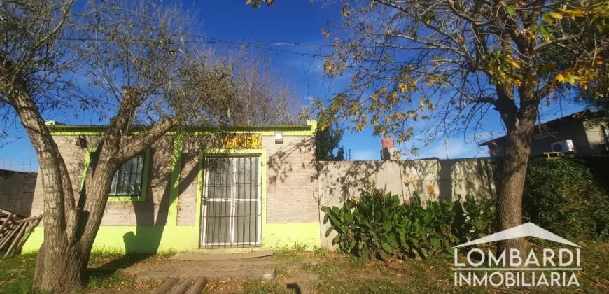 Se vende Casa con local en esquina a sobre Ruta en Andino.