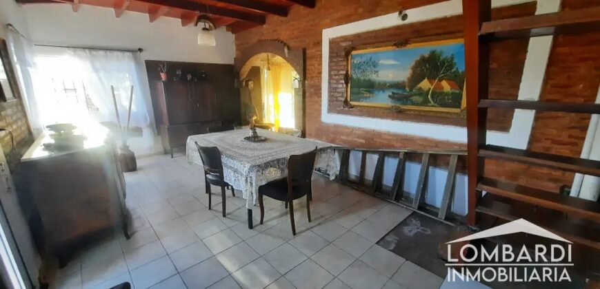 Se vende Casa con local en esquina a sobre Ruta en Andino.