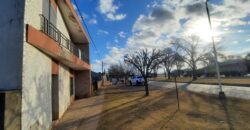  Se vende casa de dos plantas con galpón en Serodino.