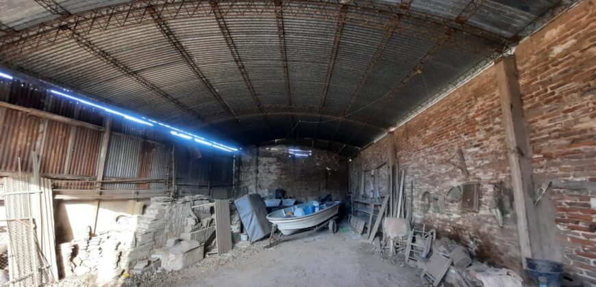  Se vende casa de dos plantas con galpón en Serodino.