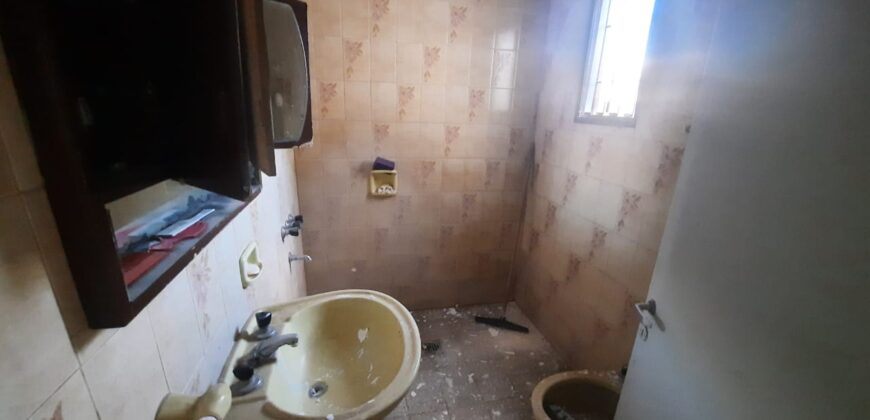  Se vende casa de dos plantas con galpón en Serodino.