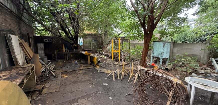 Se vende Galpón con baño y oficina en San Lorenzo.