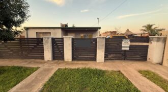 Se vende Casa con piscina en Tierra de Sueños de Puerto General San Martín.