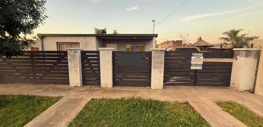 Se vende Casa con piscina en Tierra de Sueños de Puerto General San Martín.