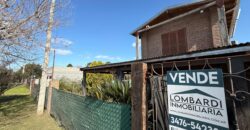  Se vende casa con piscina de dos plantas en Andino.