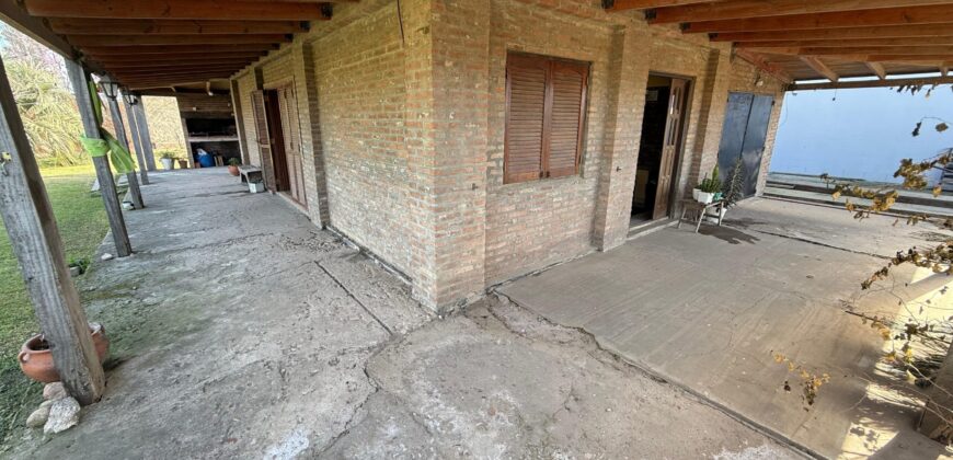  Se vende casa con piscina de dos plantas en Andino.