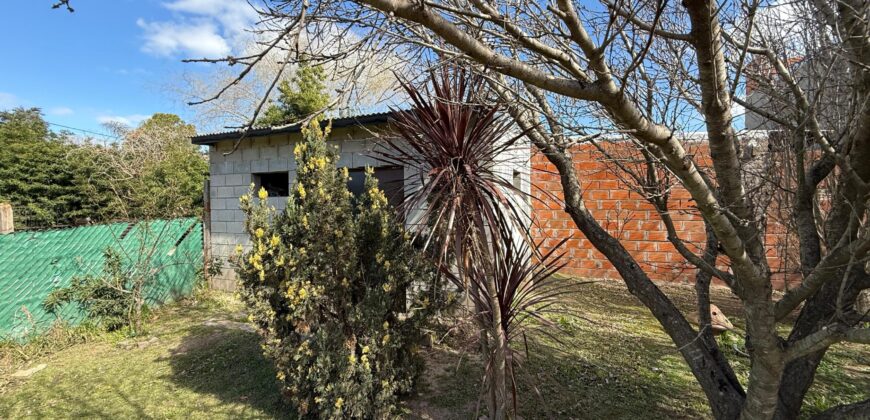  Se vende casa con piscina de dos plantas en Andino.
