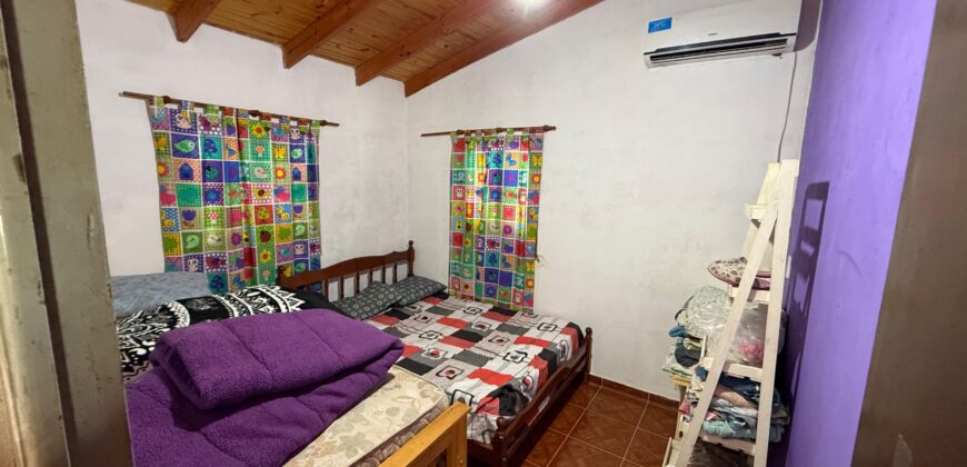  Se vende casa con piscina de dos plantas en Andino.